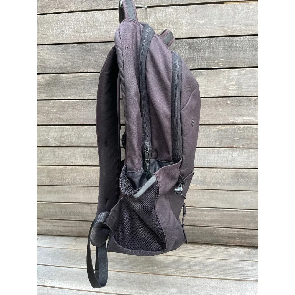 The North Face Jester Backpack Black Daypack NF0A3VXF Hiking School Bag